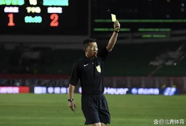 只是，伊藤雄彦此时根本顾不上高兴，整个人的世界观完全被颠覆，他也不知道眼下到底是现实还是梦境，毕竟，双腿重新长出来这种事情，实在是太匪夷所思，虽然伊藤雄彦无时无刻不在盼着这双腿能重新长出来，可真看到自己身下连着两条腿的时候，他却被这突如其来的两条腿吓了个够呛。